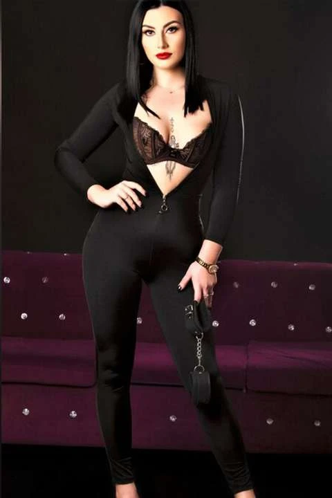 call girls in Janakpuri